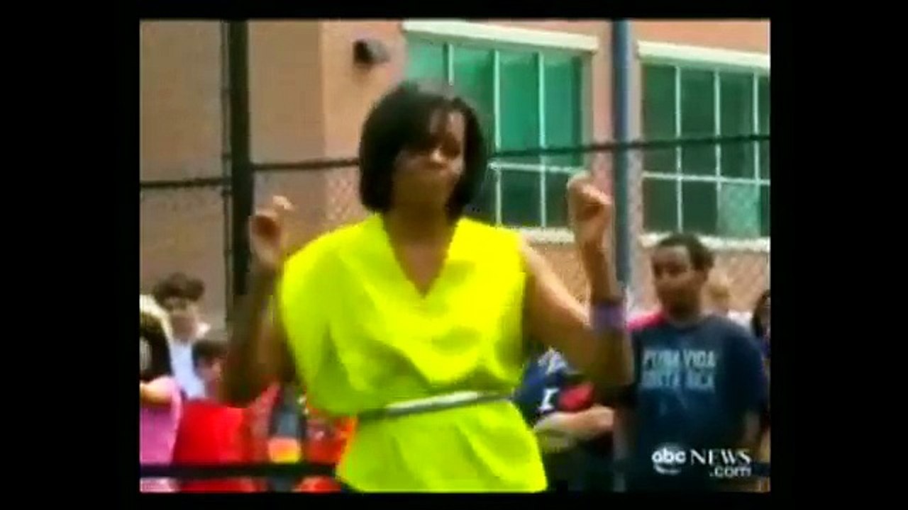 Michelle Obama Does The Dougie