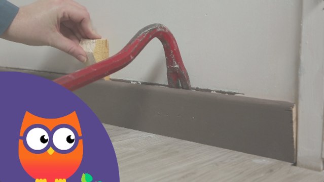 Comment remplacer une plinthe en bois (Ooreka.fr)