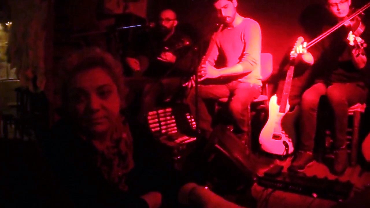 YAZ BENİ YARİM YARİM