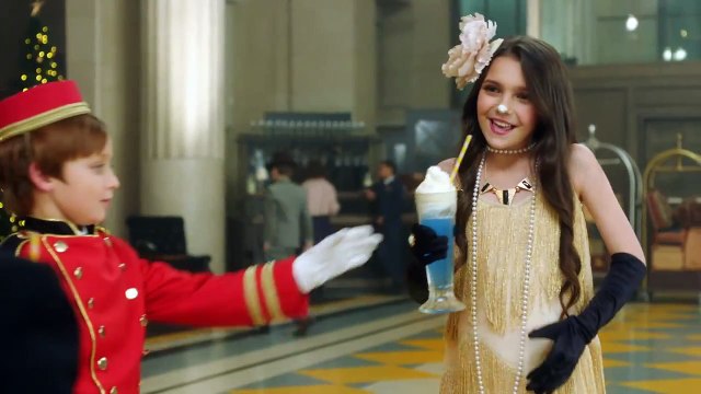 Idina Menzel & Michael Bublé - Baby It's Cold Outside - HD Video