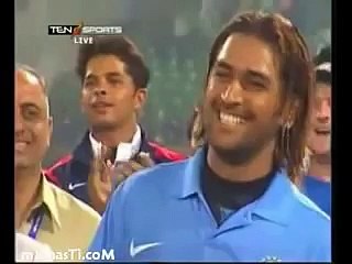 Musharraf Loves Dhoni's Hairstyle..!!!