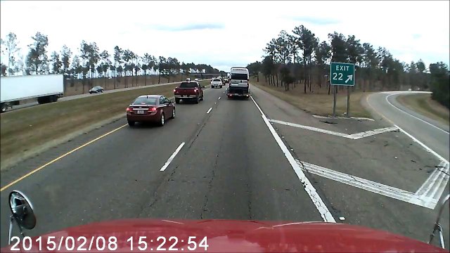 Девушка за рулем, чуть не устроила ДТП в США - NASCAR girl