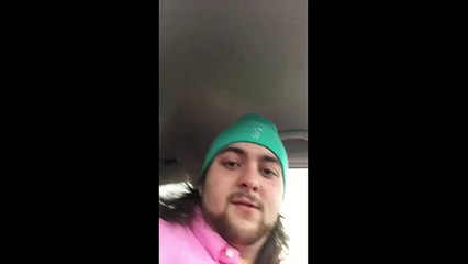 Un père vient frapper à la vitre d'un conducteur pour se plaindre de sa conduite