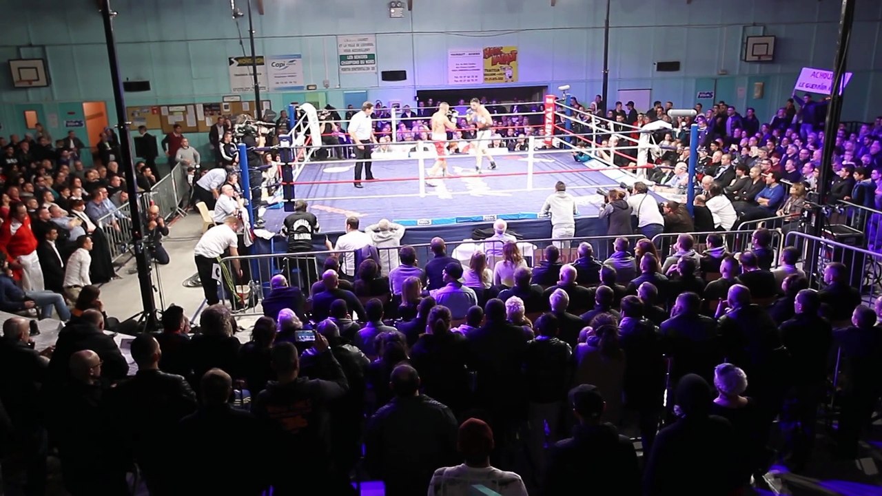Championnat de France de boxe entre Karim Achour et Moez Fhima à Louvroil