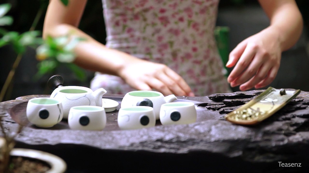 How To Brew Yunnan Daughter's Rings Green Tea - Nuerhuan