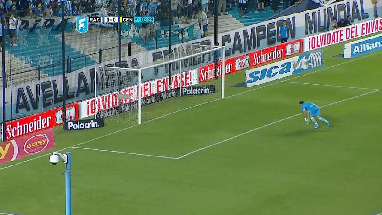 Argentinien: Keeper patzt, Milito verliert