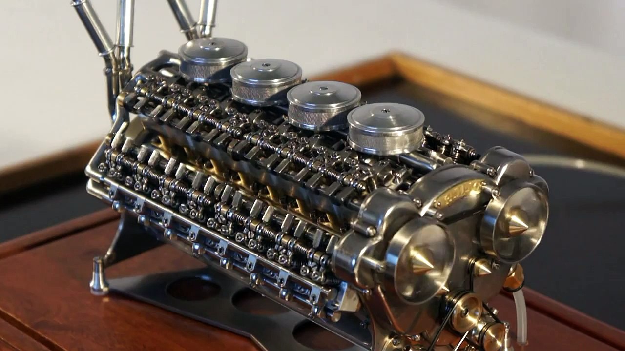 Moteur W32 en miniature