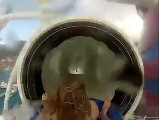 Caméra embarquée dans un toboggan incroyable à bord d'un navire de croisière