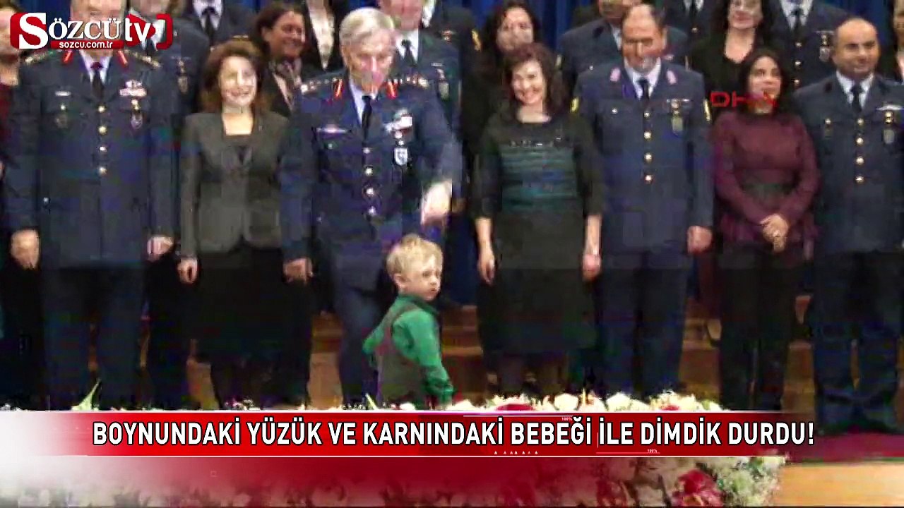 Şehit eşine şahadet belgesi