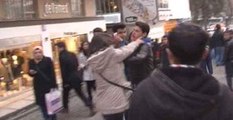 Özgecan Protestosunda Kadınlar Küfür Eden Adamı Dövdü