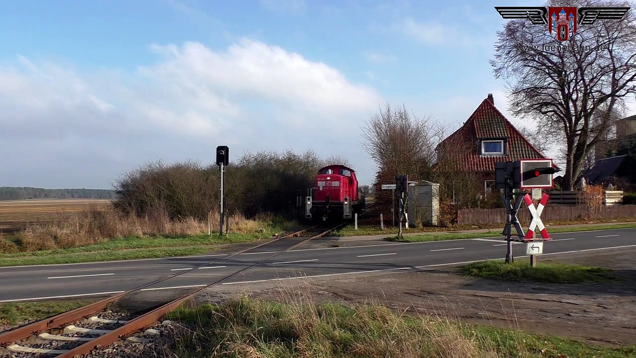 DB mit Guterzug auf OHE - Gebirgsbahn zw. Luneburg %26 Drogennindorf mit BR 295