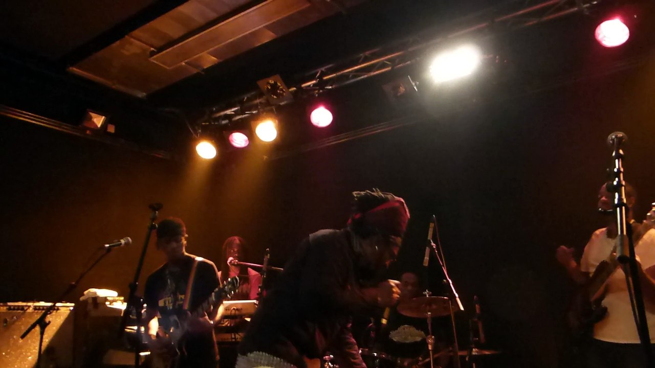 michael rose (black uhuru) - plastic smile (live)