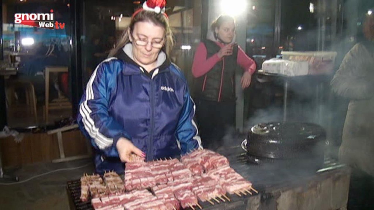 Σουβλάκι, φτώχεια και φιλότιμο στον Πεζόδρομο του Κιλκίς την Τσικνοπέμπτη