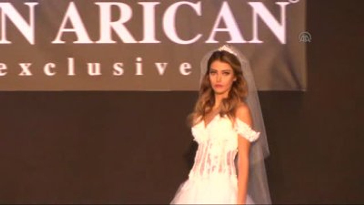 Evlilik Fuarı'nda Gelinlik ve Damatlık Defilesi