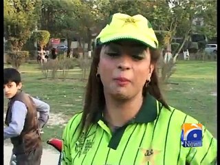 Stage Actresses play cricket to support Pakistan cricket team in the World Cup