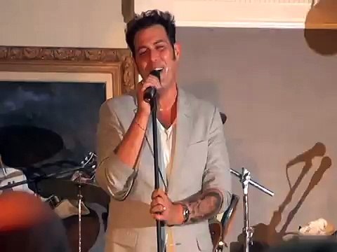 Franz Goovaerts sings Blue Suede Shoes at Elvis week 2013 video