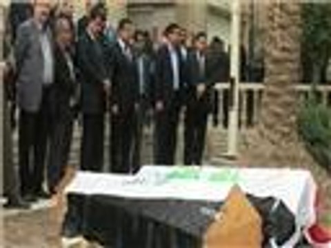 تشييع شيخ عشيرة عراقية ونجله المقتولين