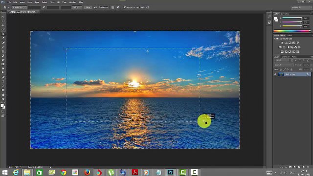 Photoshop Essentials - Delete Vs Reveal cropped images - Crop Tool