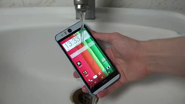 HTC Desire EYE - Water Test (4K)