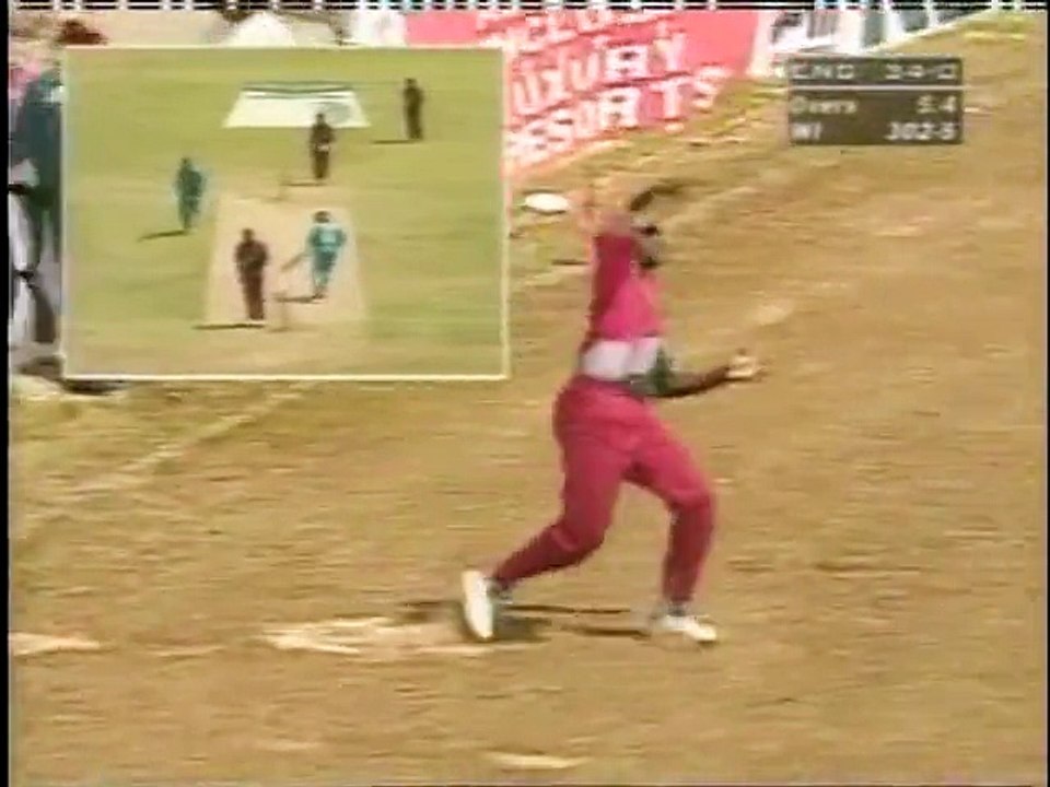 Brilliant catch by Carl Hooper