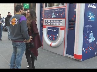 Napoli - San Valentino, il Love Jukebox con le canzoni di Tiziano Ferro (14.02.15)