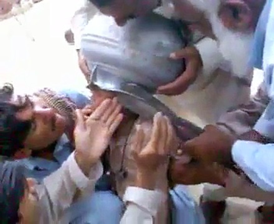 بچا دیکھو کہاں پھنس گیا