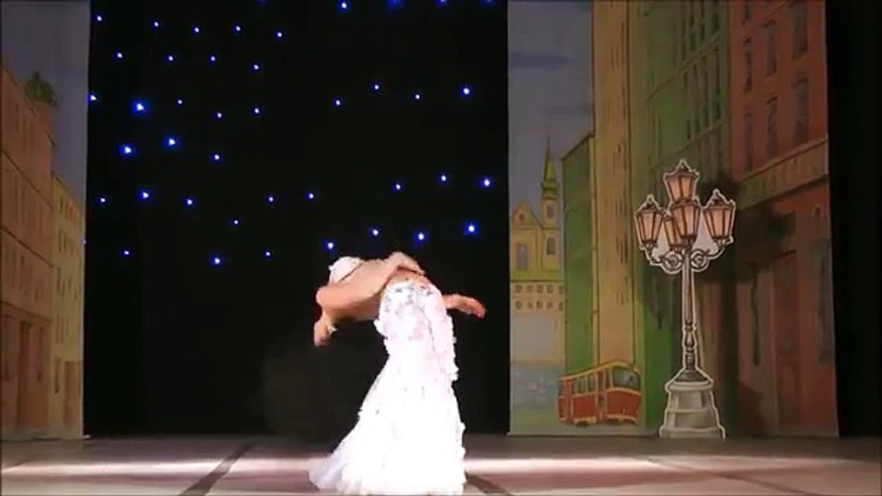Sensational belly dance