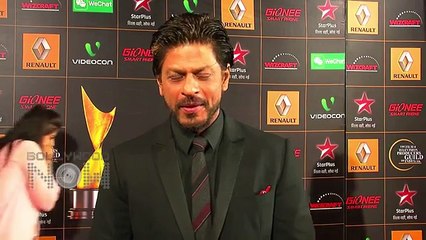 Shahrukh Khan Gets A New Competitor   Himesh Reshammiya Goes Macho