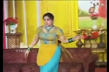 Pakistani Kubra Malik hot Mujra Full HD
