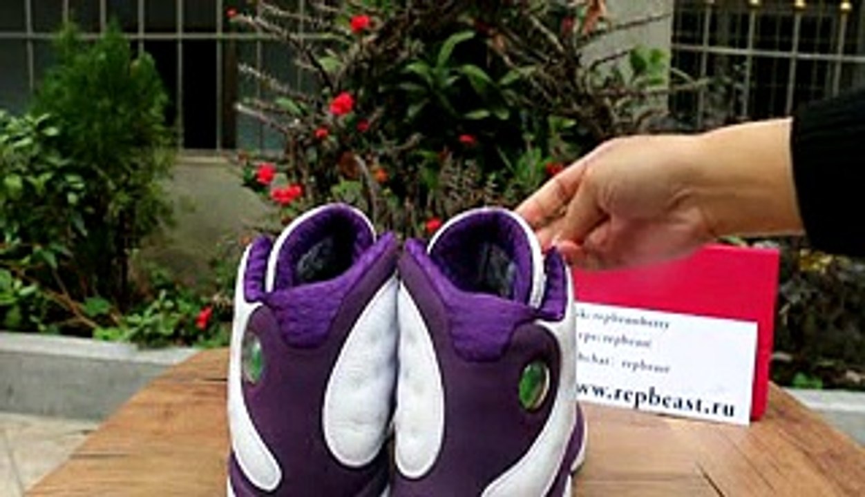 Air Jordan XIII Hornets