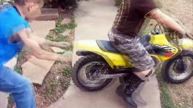 The first driving lessons - Первые уроки езды