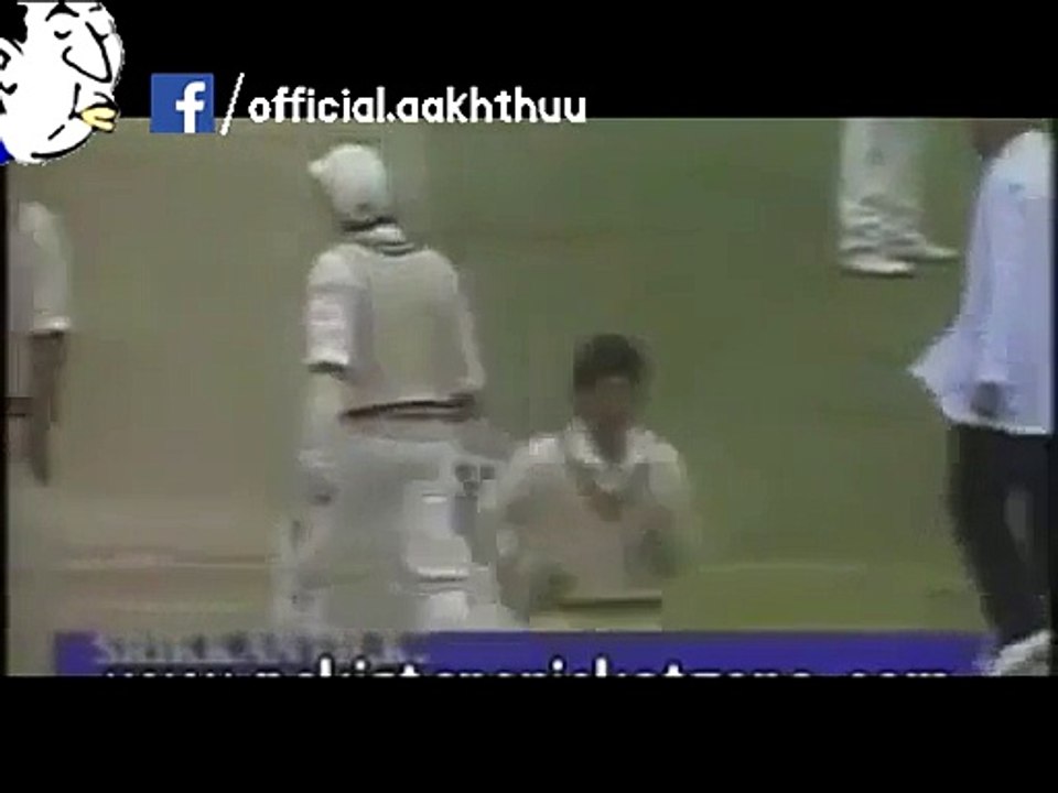 A Brave Cricket Captain- Imran Khan Called Back Crying Indian Batsman - Video Dailymotion