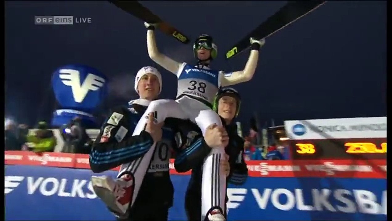 Record du monde : il réussit un saut à ski de 250 mètres !