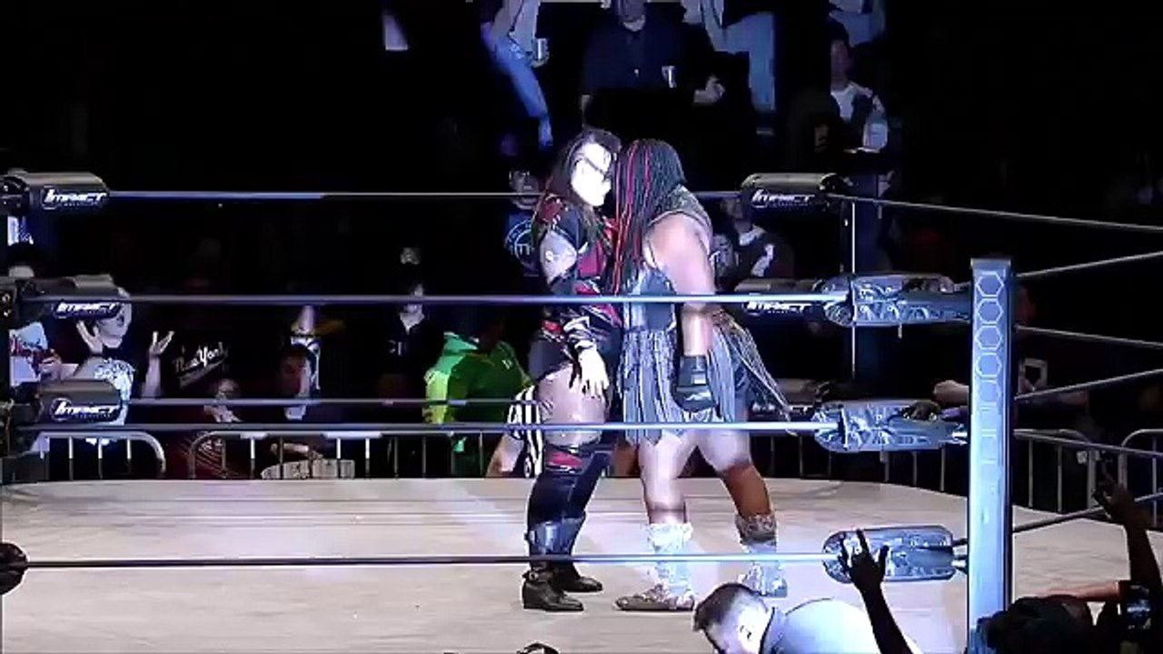 Awesome Kong Makes Her Return to IMPACT WRESTLING   (Jan 7, 2015)