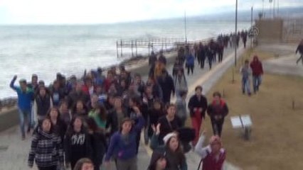 Öğrenciler Özgecan'ın Öldürülmesini Protesto Etti