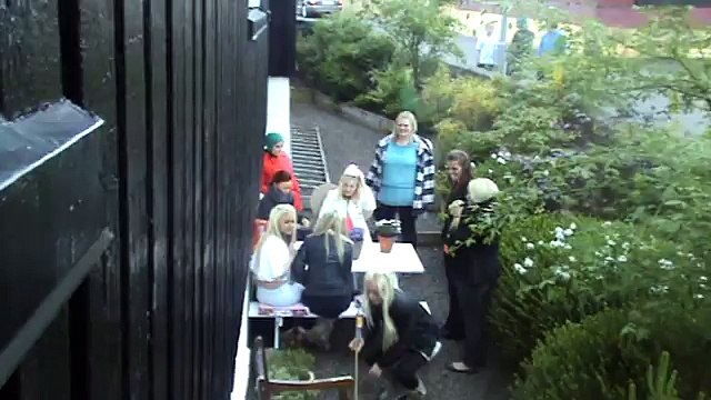 Des blondes foirent un feu artifice