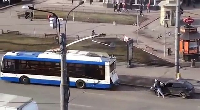 завести ведро с толкача