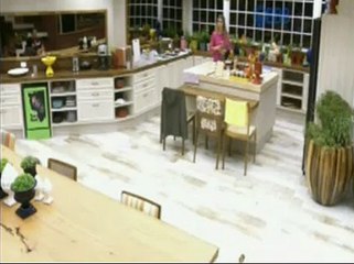 Download Video: Adrilles e Mariza conversam na cozinha (Amanda e Angélica discutem) pós paredao - 15.02.2015