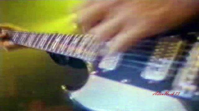 Black Sabbath - Neon Knights (With Ronnie James Dio)