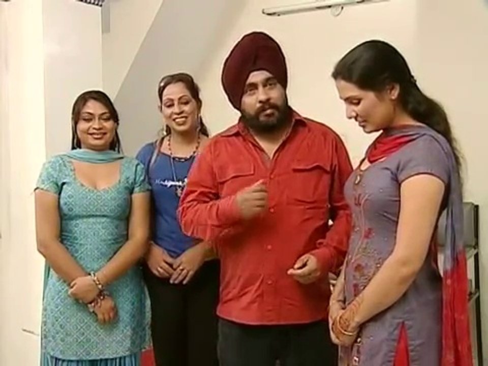 Ghuggi Set's Up A Beauty Parlour - Ghuggi Yaar Gupp Na Maar - Punjabi Comedy Scene