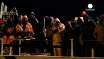 La Guardia Costera italiana rescata a más de 2000 inmigrantes a la deriva en el Mediterráneo