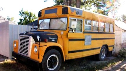 Kuca napravljena od skolskog autobusa