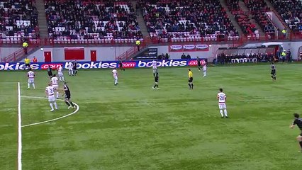 Keeper stops own goal but Considine pounces to score‬