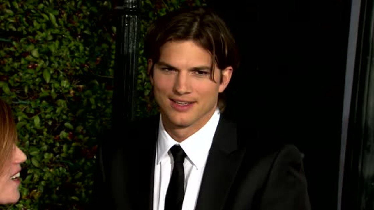 Ashton Kutcher redet über den Sex mit Mila Kunis
