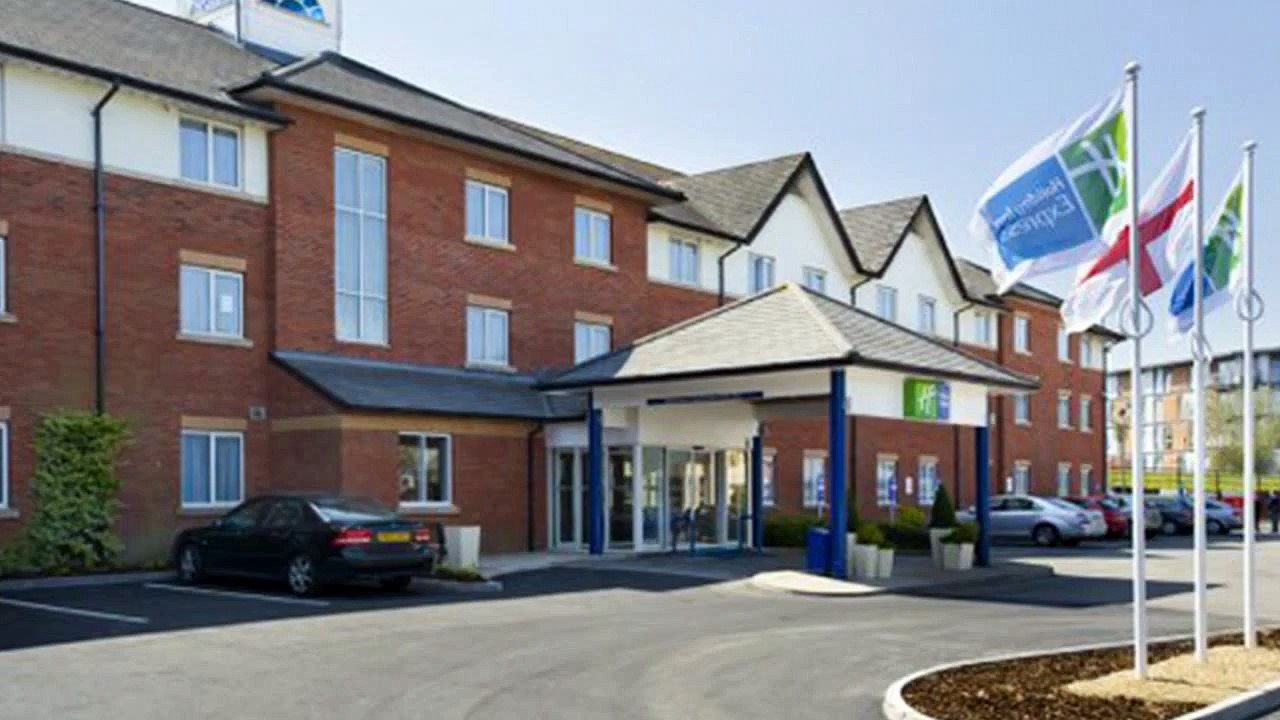 Holiday Inn Express Gatwick - Crawley - Hotels near Gatwick Airport, Gatwick Airport Hotels, Cheap & Budget Hotels near Gatwick Airport