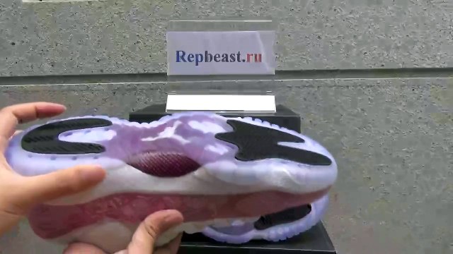 Air Jordan XI Low GS Snakeskin Pink