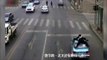 CCTV: Police Man hangs onto roof of illegal taxi for 1 km in China