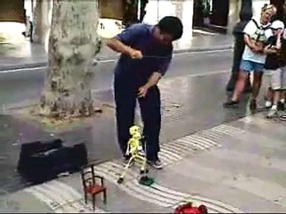 Amazing Skeleton Dance