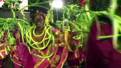 Inician los desfiles del Carnaval de Rio