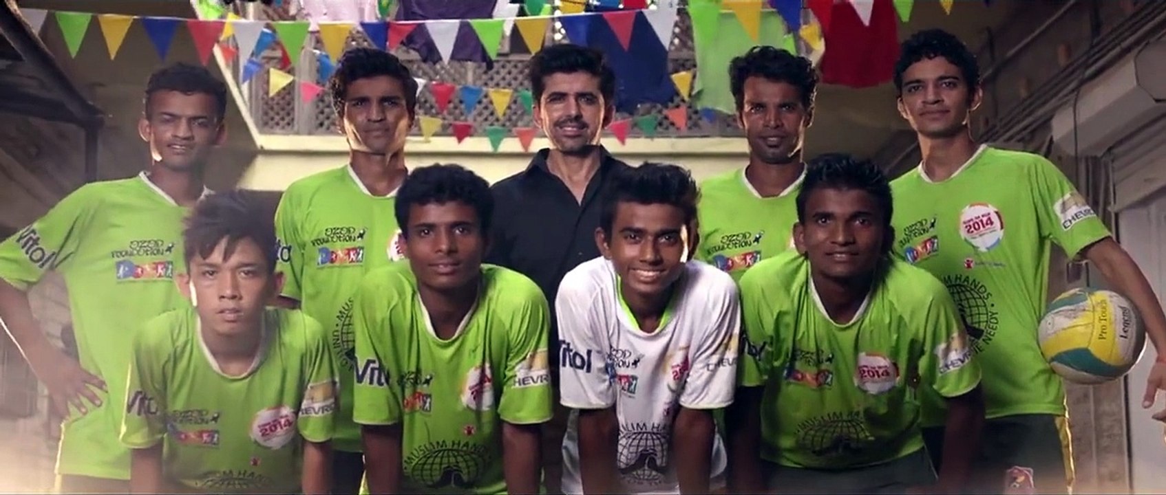 Rahat Fateh Ali Khan - Shukriya Pakistan (Official Music Video) - CracksToday.com